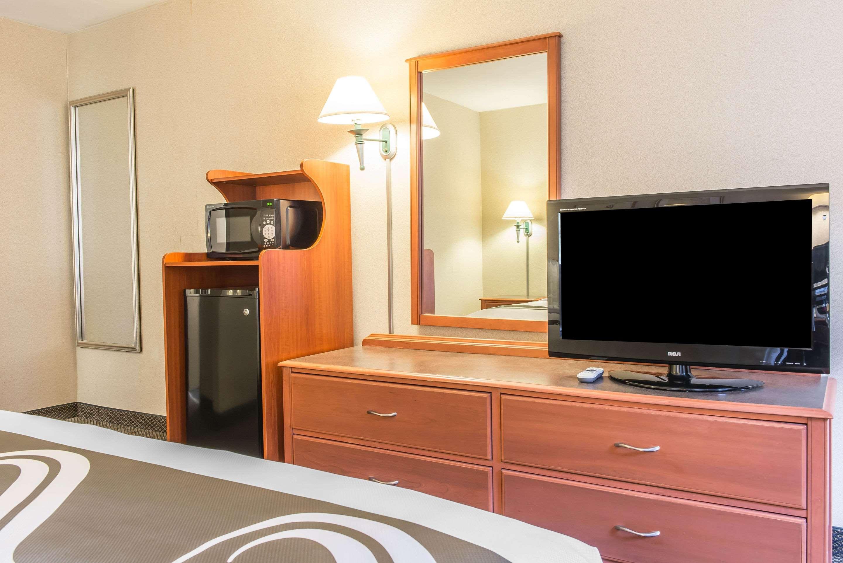 Quality Inn Hermitage Bagian luar foto