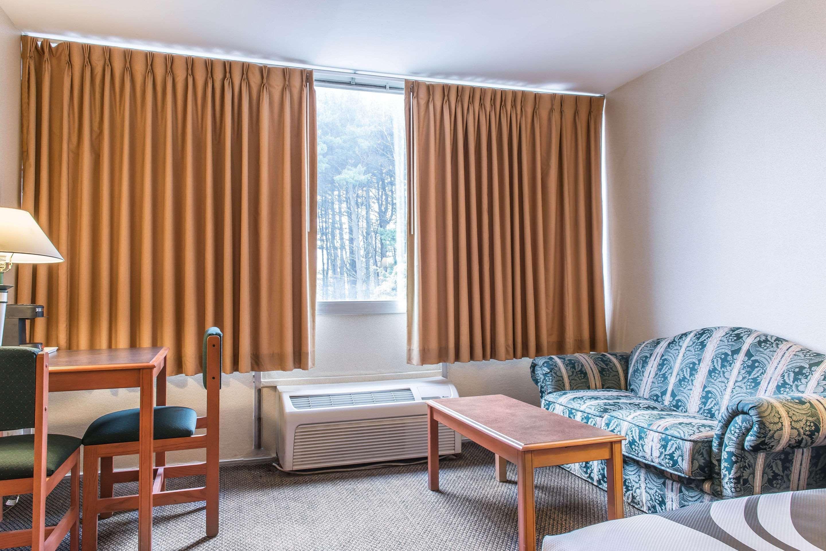 Quality Inn Hermitage Bagian luar foto