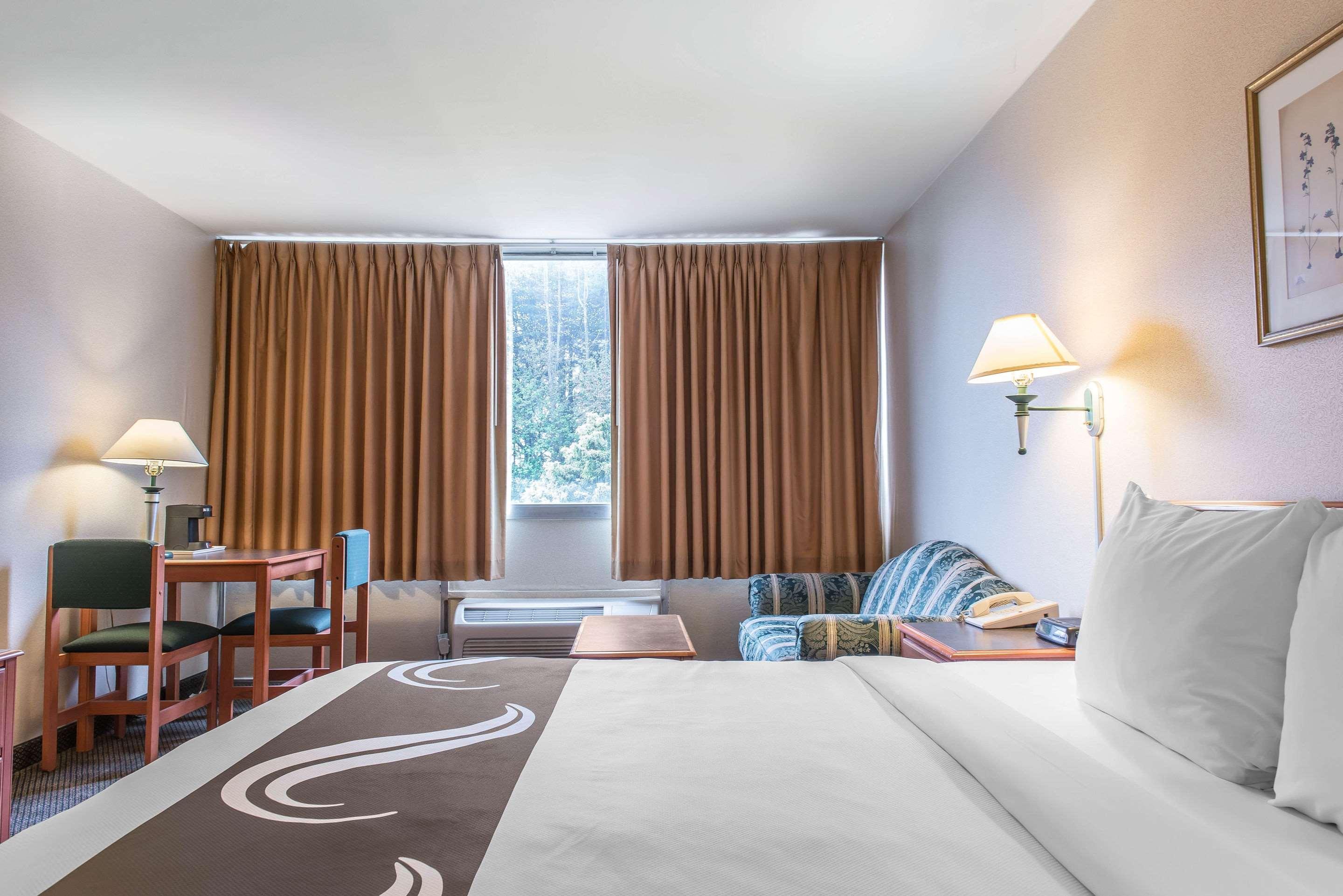 Quality Inn Hermitage Bagian luar foto