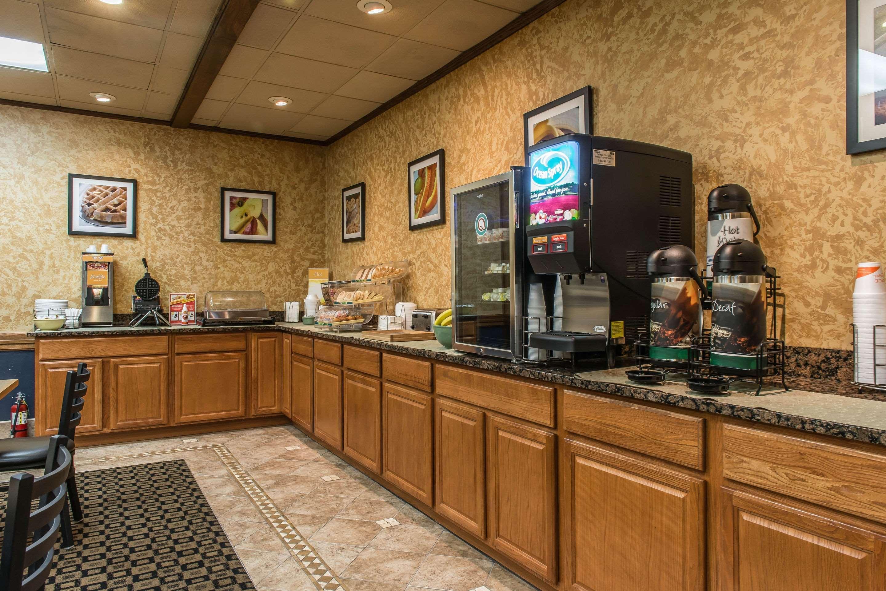Quality Inn Hermitage Bagian luar foto