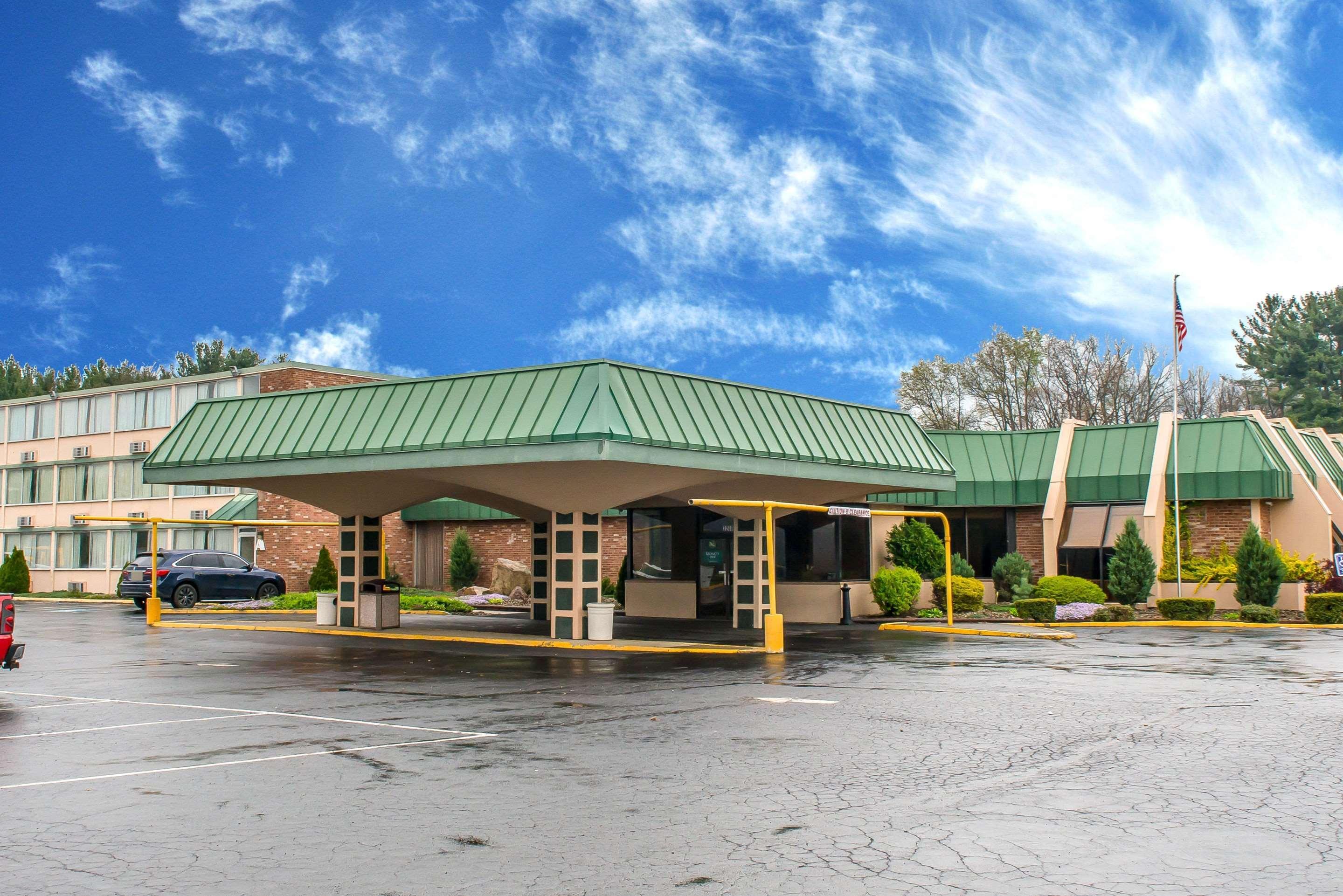 Quality Inn Hermitage Bagian luar foto