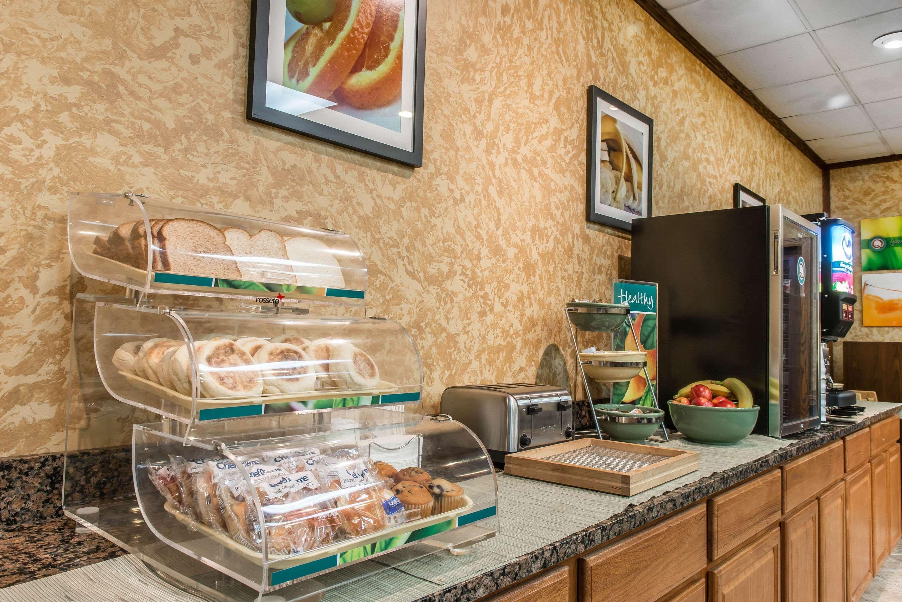 Quality Inn Hermitage Bagian luar foto