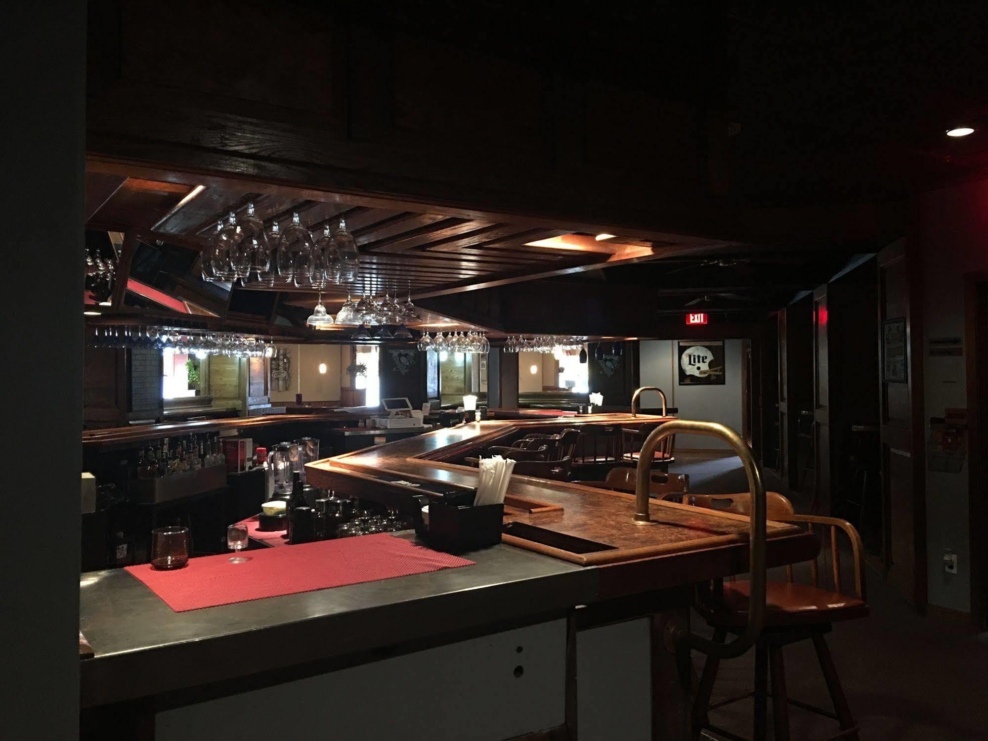 Quality Inn Hermitage Bagian luar foto