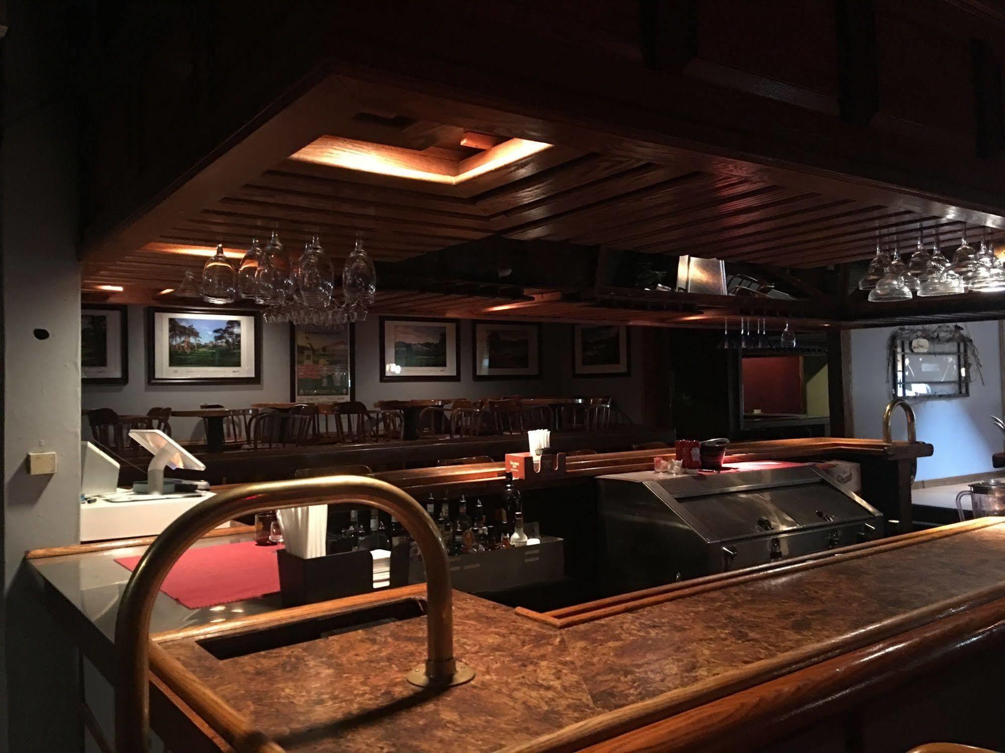 Quality Inn Hermitage Bagian luar foto